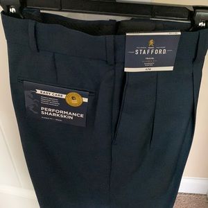Stafford travel classic fit sharkskin pleated pants